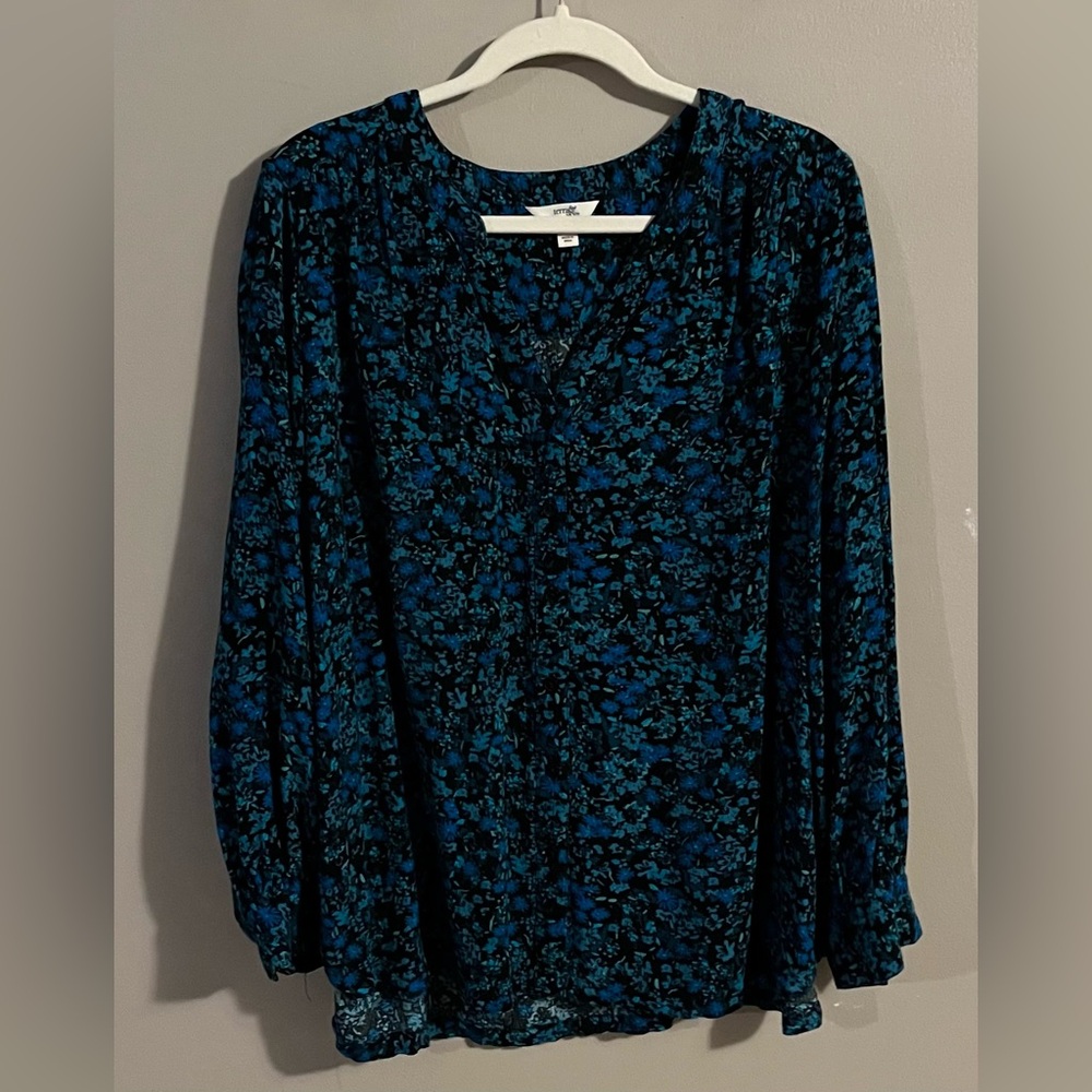 Sky Floral V-Neck Blouse in Teal and Black